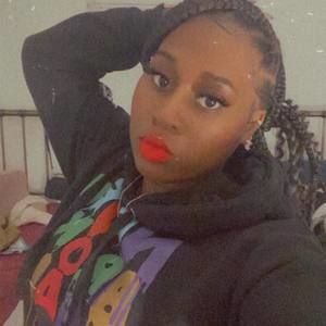 Meet your Posher, Kaila